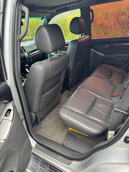 Toyota Land Cruiser 11 of 20