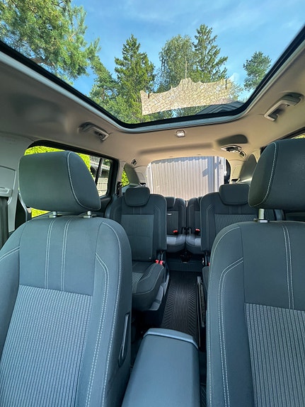 Ford Grand C-MAX 10 of 18