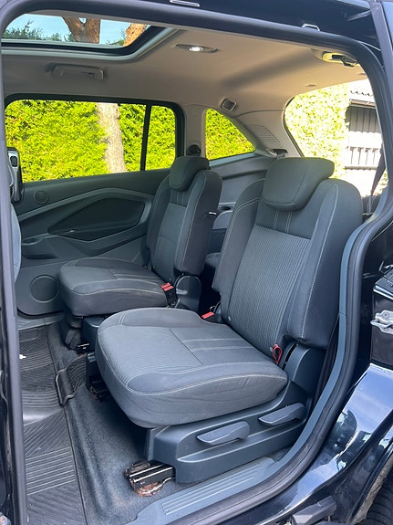 Ford Grand C-MAX 12 of 18
