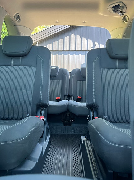 Ford Grand C-MAX 11 of 18