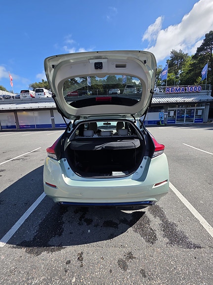 Nissan Leaf 4 of 30