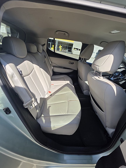 Nissan Leaf 23 of 30