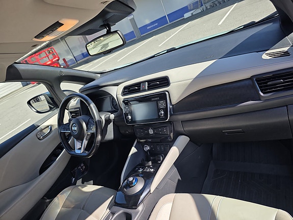 Nissan Leaf 10 of 30