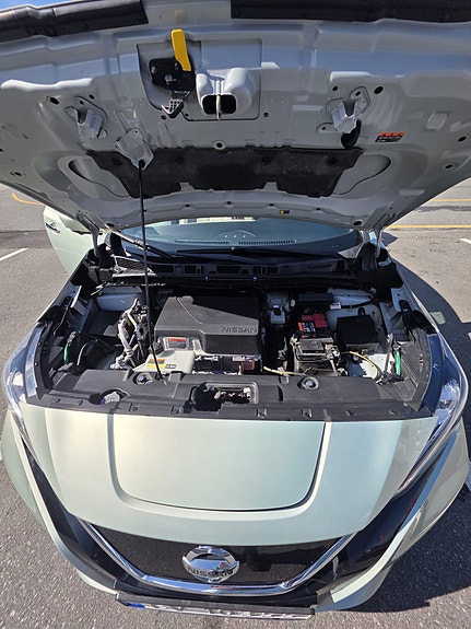 Nissan Leaf 7 of 30