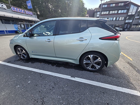 Nissan Leaf 26 of 30