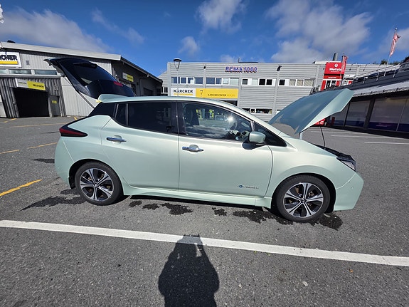 Nissan Leaf 5 of 30