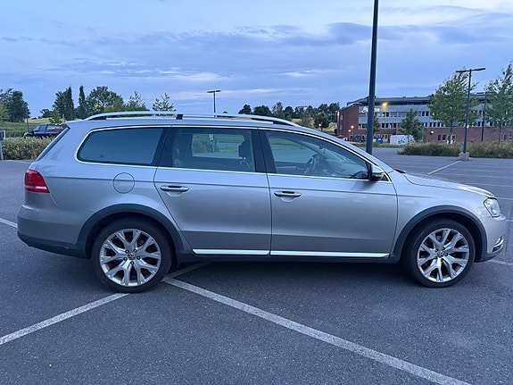 Volkswagen Passat 10 of 17
