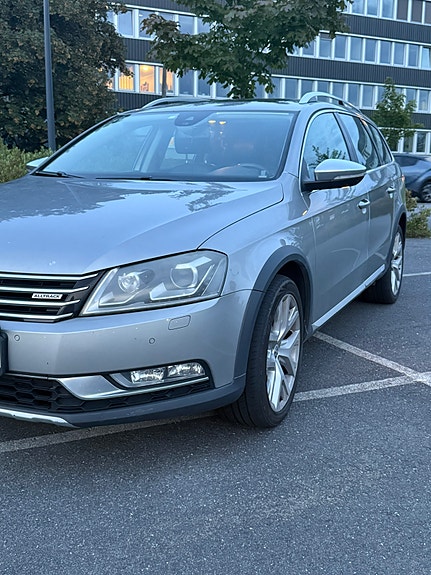 Volkswagen Passat 4 of 17