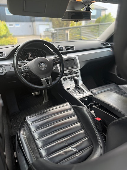 Volkswagen Passat 14 of 17