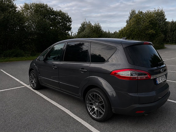 Ford S-MAX 4 of 7