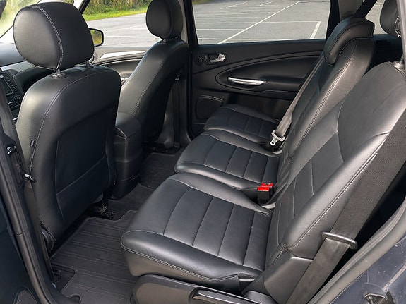 Ford S-MAX 5 of 7