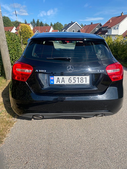 Mercedes-Benz A180 d 3 of 13