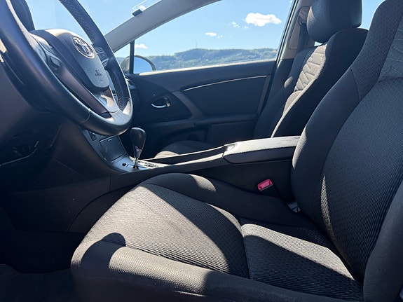 Toyota Avensis 12 of 18