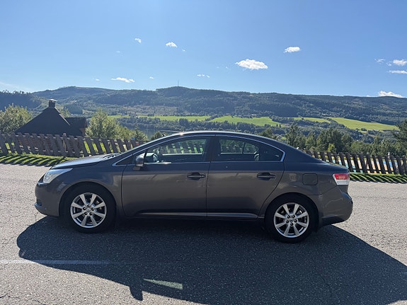 Toyota Avensis 5 of 18