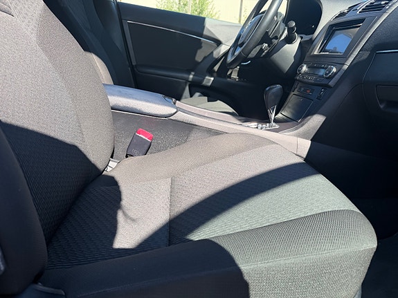 Toyota Avensis 11 of 18