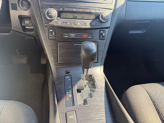 Toyota Avensis 18 of 18