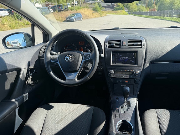 Toyota Avensis 13 of 18