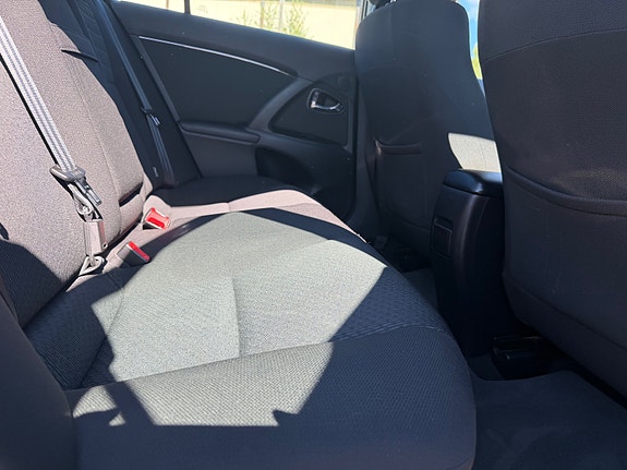 Toyota Avensis 10 of 18