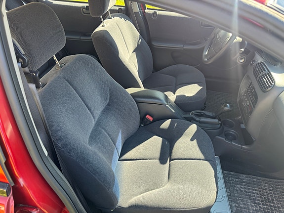 Chrysler Stratus 14 of 23