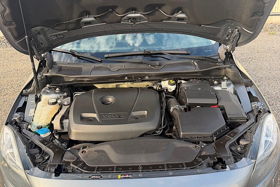 Volvo V40 21 of 25