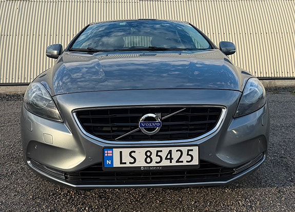 Volvo V40 13 of 25