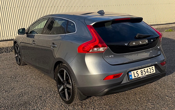 Volvo V40 9 of 25