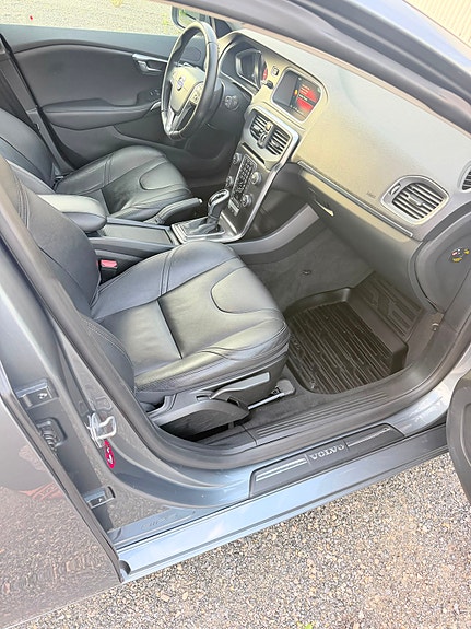 Volvo V40 20 of 25