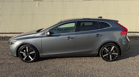 Volvo V40 10 of 25