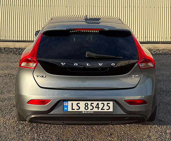Volvo V40 7 of 25