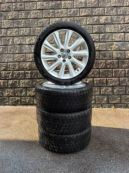 Volvo V40 25 of 25