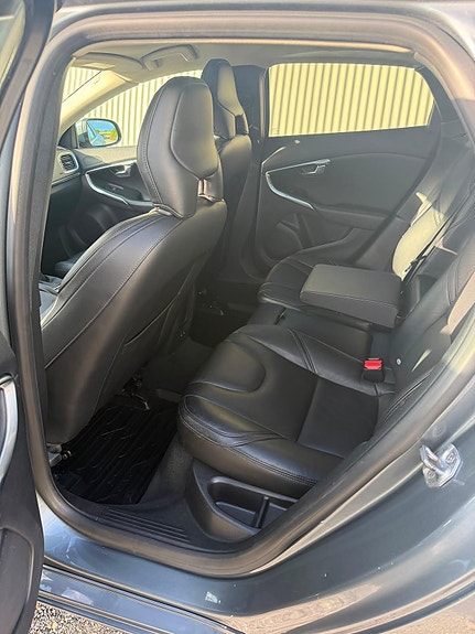 Volvo V40 18 of 25