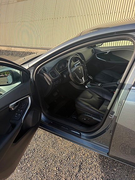 Volvo V40 15 of 25