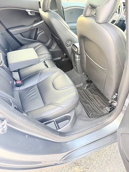 Volvo V40 19 of 25