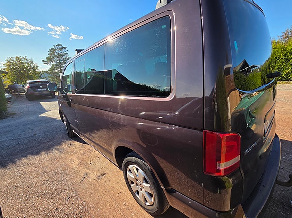 Volkswagen Multivan 4 of 12