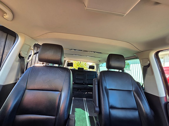 Volkswagen Multivan 10 of 12