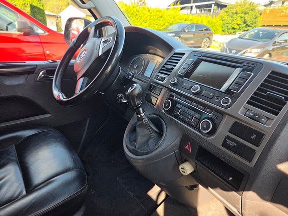 Volkswagen Multivan 6 of 12
