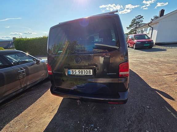 Volkswagen Multivan 5 of 12