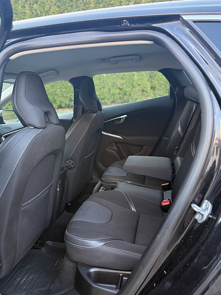 Volvo V40 6 of 21