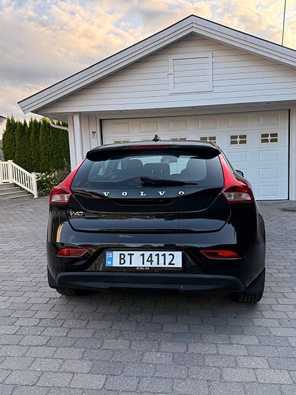 Volvo V40 9 of 21