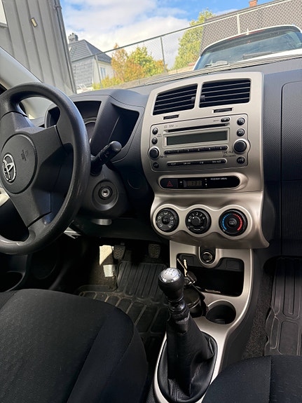 Toyota Urban Cruiser 17 of 22