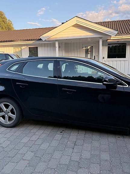 Volvo V40 13 of 21