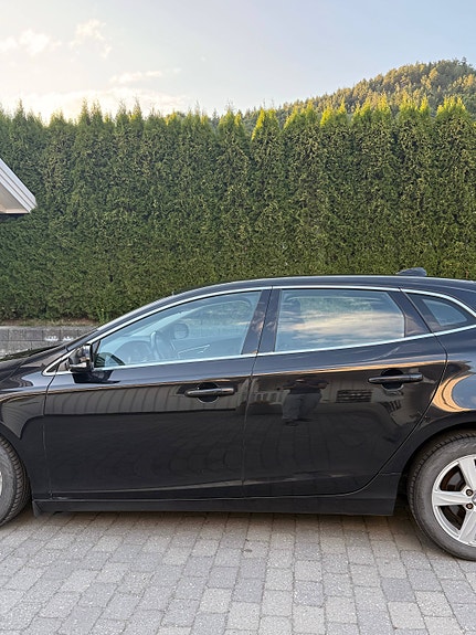 Volvo V40 11 of 21