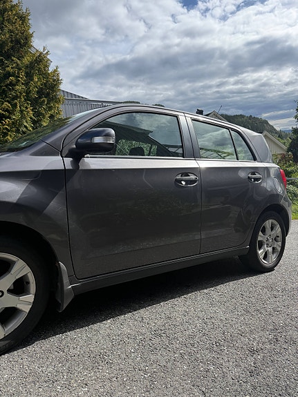 Toyota Urban Cruiser 2 of 22