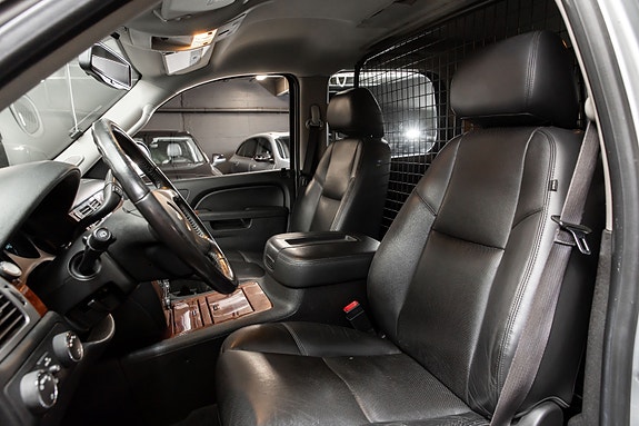 Chevrolet Tahoe 8 of 23