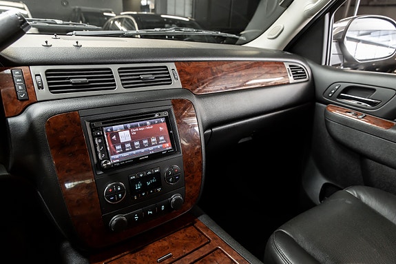 Chevrolet Tahoe 14 of 23