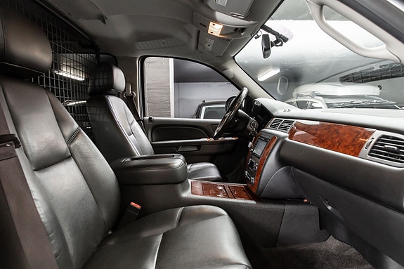 Chevrolet Tahoe 18 of 23
