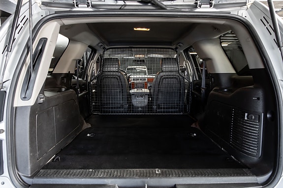 Chevrolet Tahoe 16 of 23