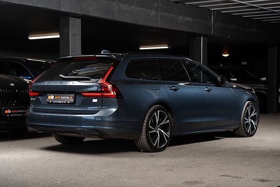 Volvo V90 2 of 24