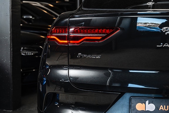 Jaguar I-PACE 8 of 30
