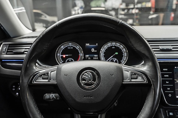 Skoda Superb 13 of 26